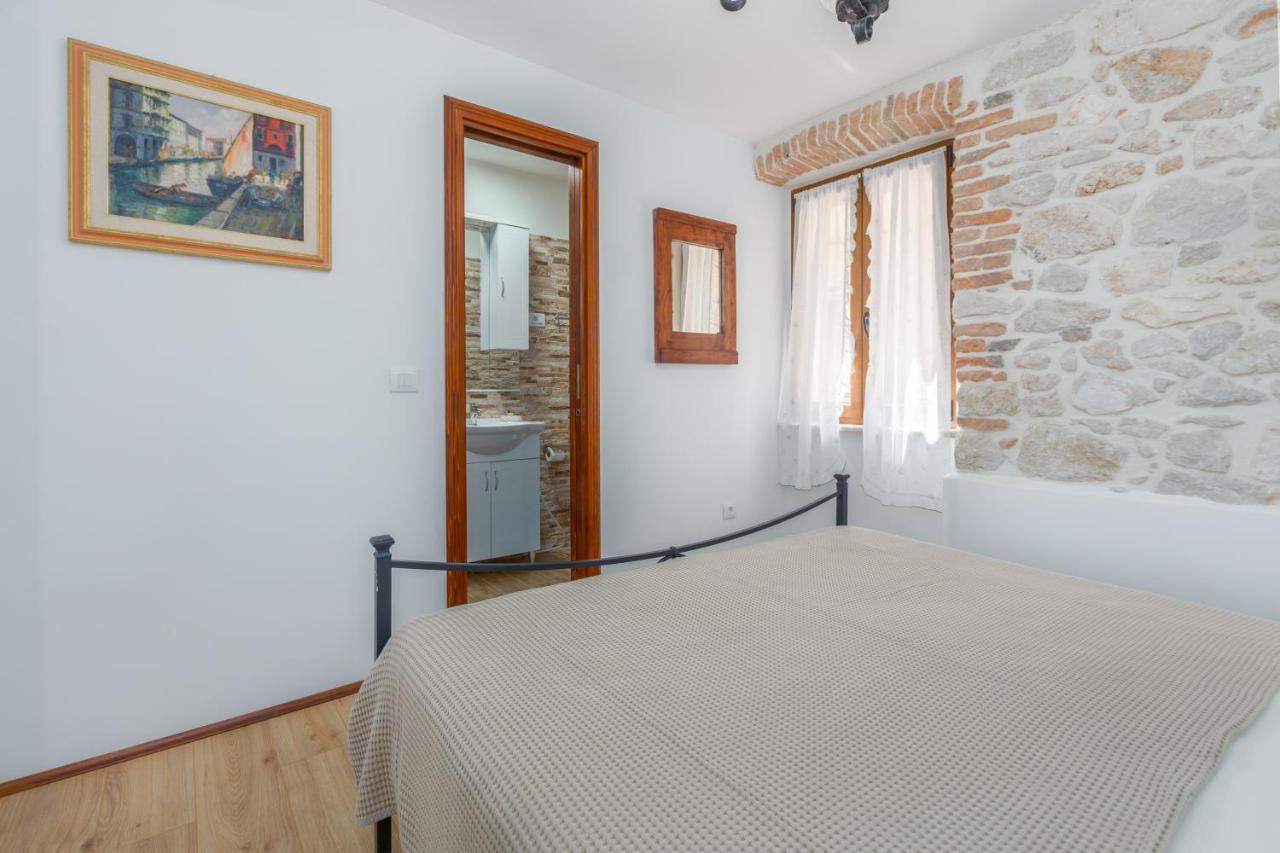 Apartment Lanterna Veneziana روفينج المظهر الخارجي الصورة