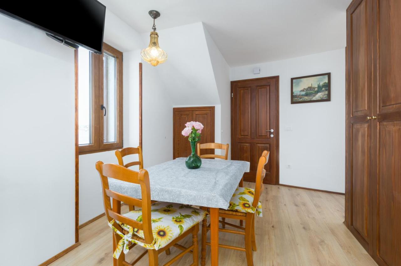 Apartment Lanterna Veneziana روفينج المظهر الخارجي الصورة